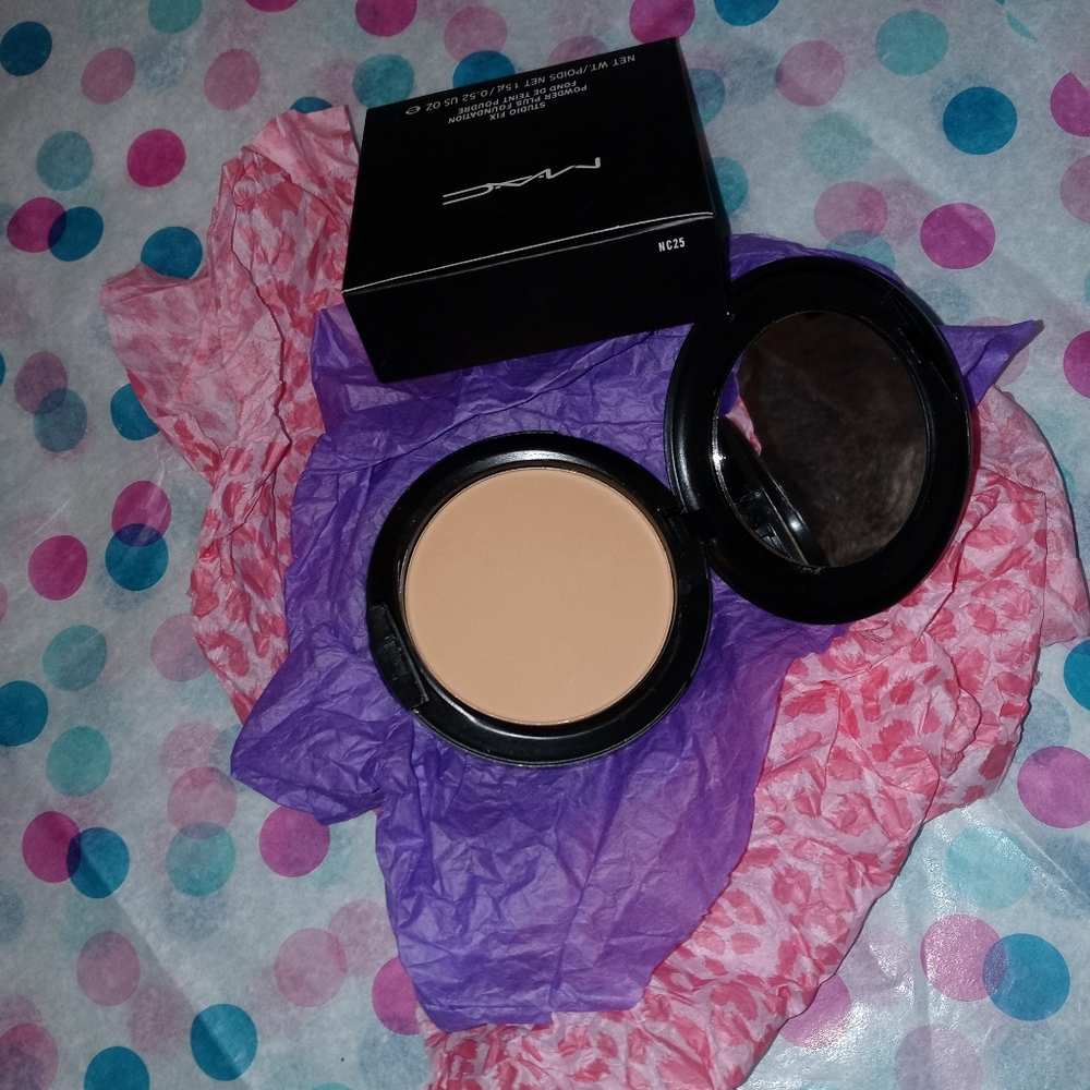 🔹New Mac NC25 Studio Fix Powder + Foundation 🔹